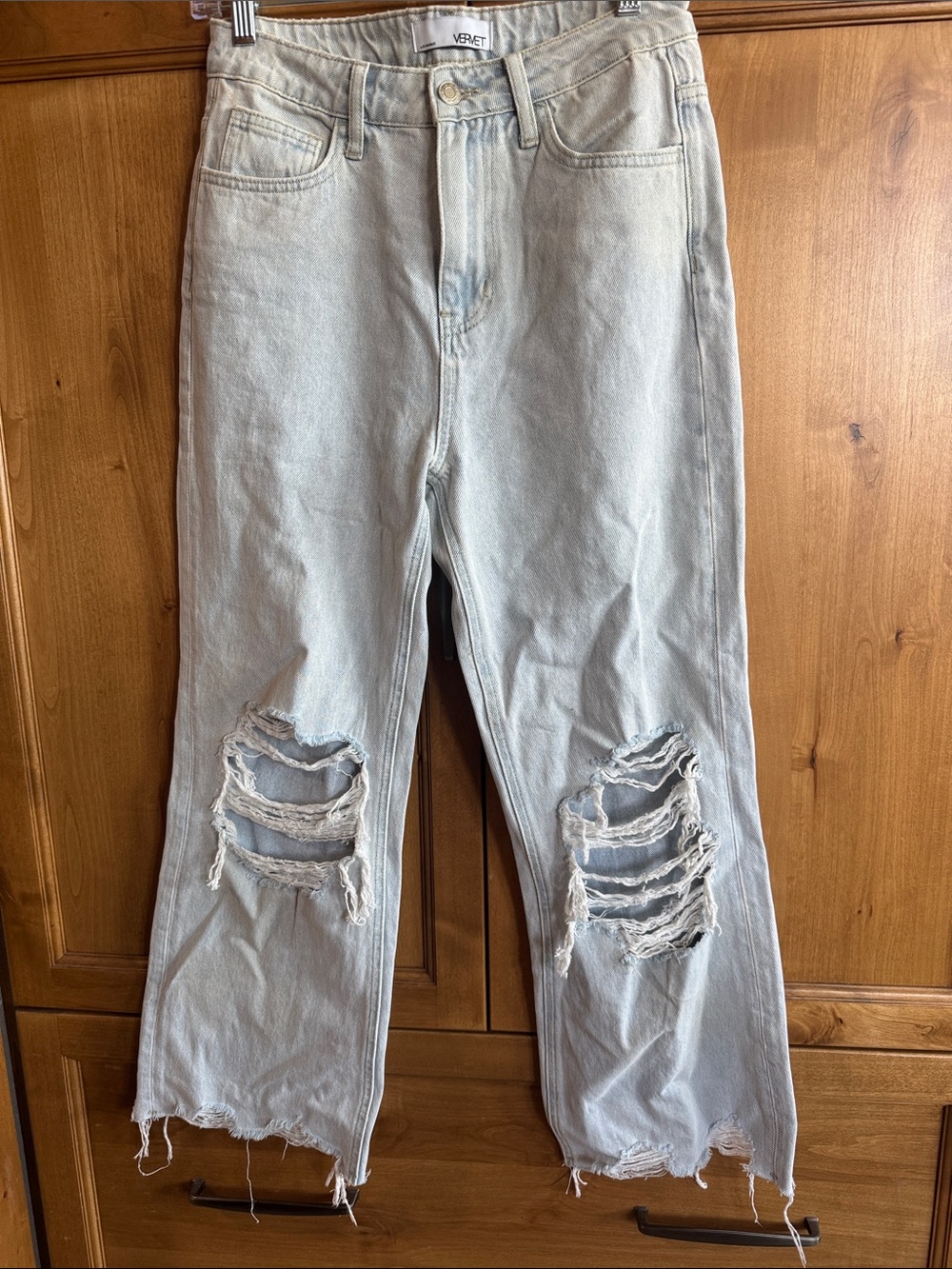VERVET Light Wash Ripped Ankle Jeans - Women